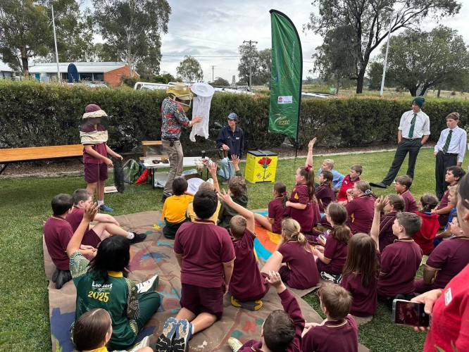 Carbon8 and TRLA take School Students on a ‘Deep Dive into Soil, Water, and the Little Critters in the Environment’…